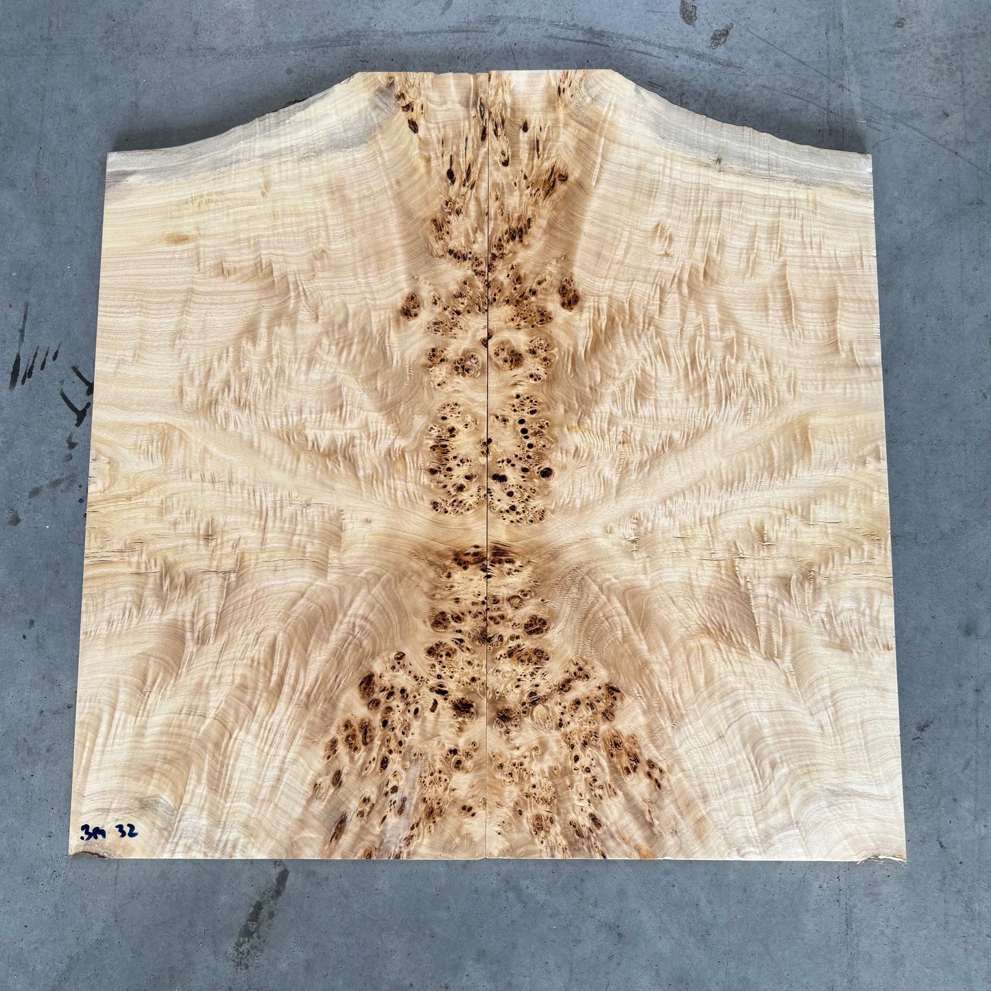 BM#32 Mappa Burl Bookmatch - 63 x 62 x 0.8cm