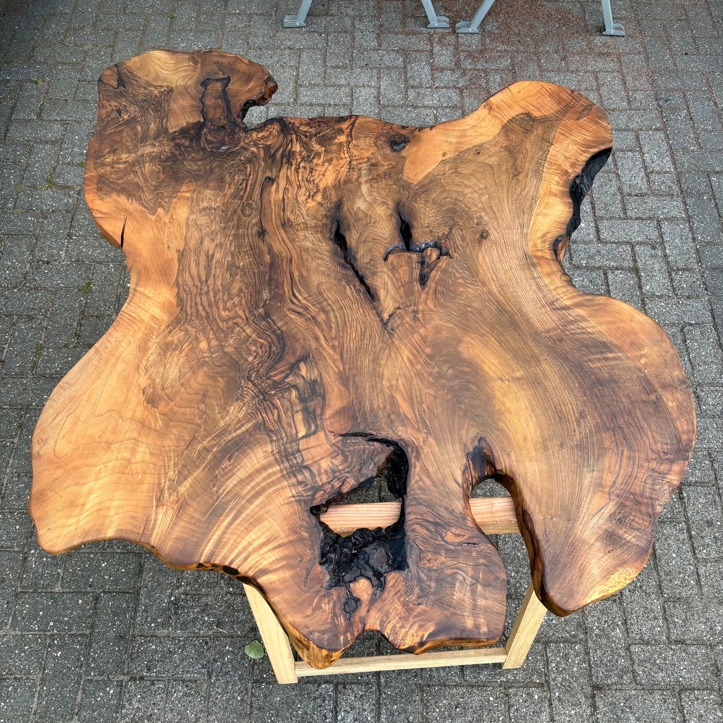 Salontafel Notenhout - 120x110x5cm