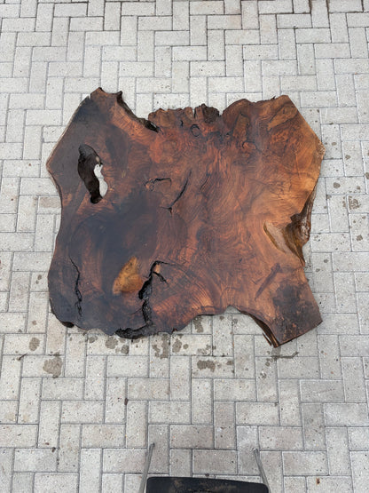 Notenhouten Slab 120x130x5cm #CS/052