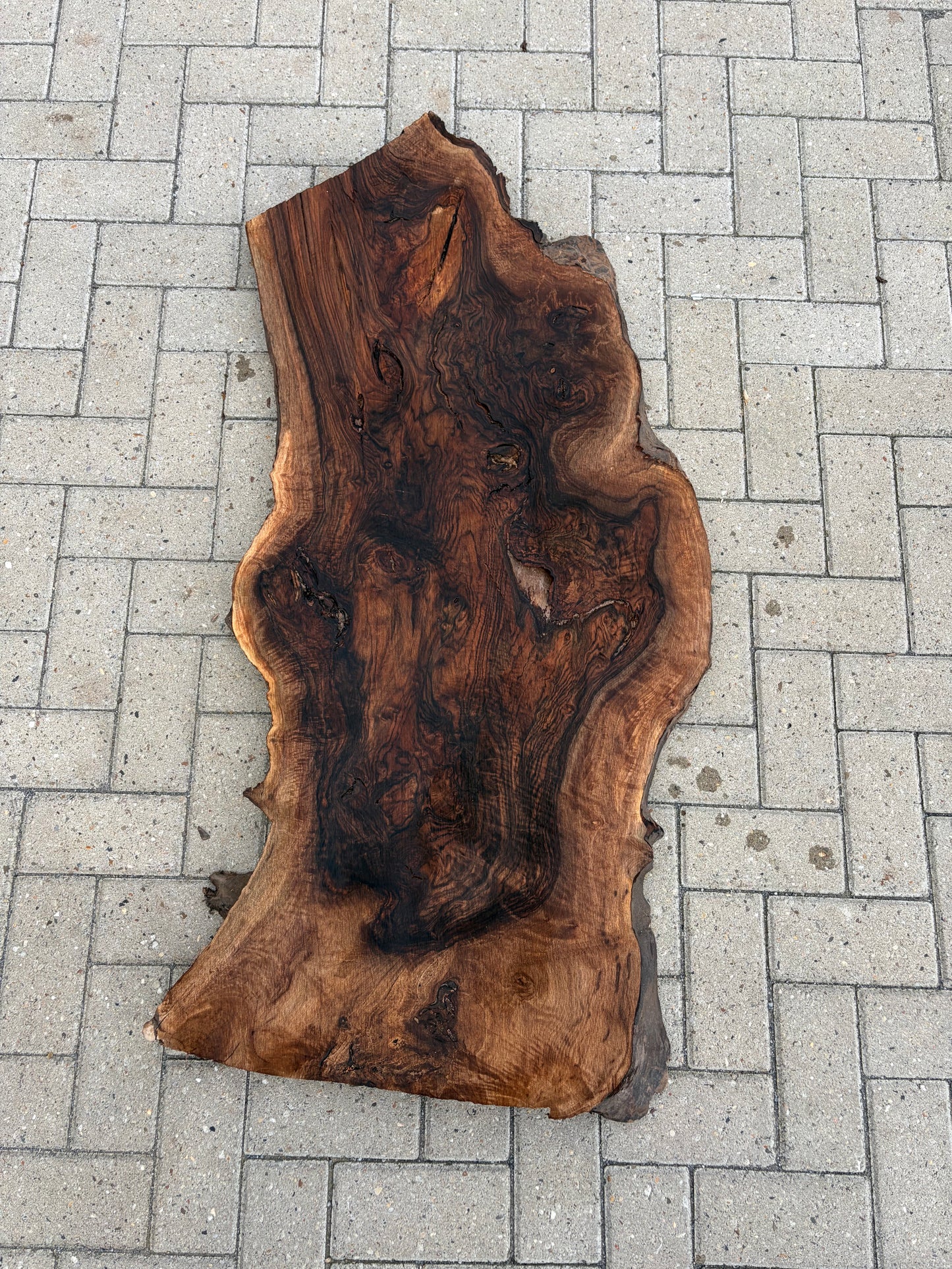 Notenhouten Slab 130x56/62/50x5,5cm #CS/038