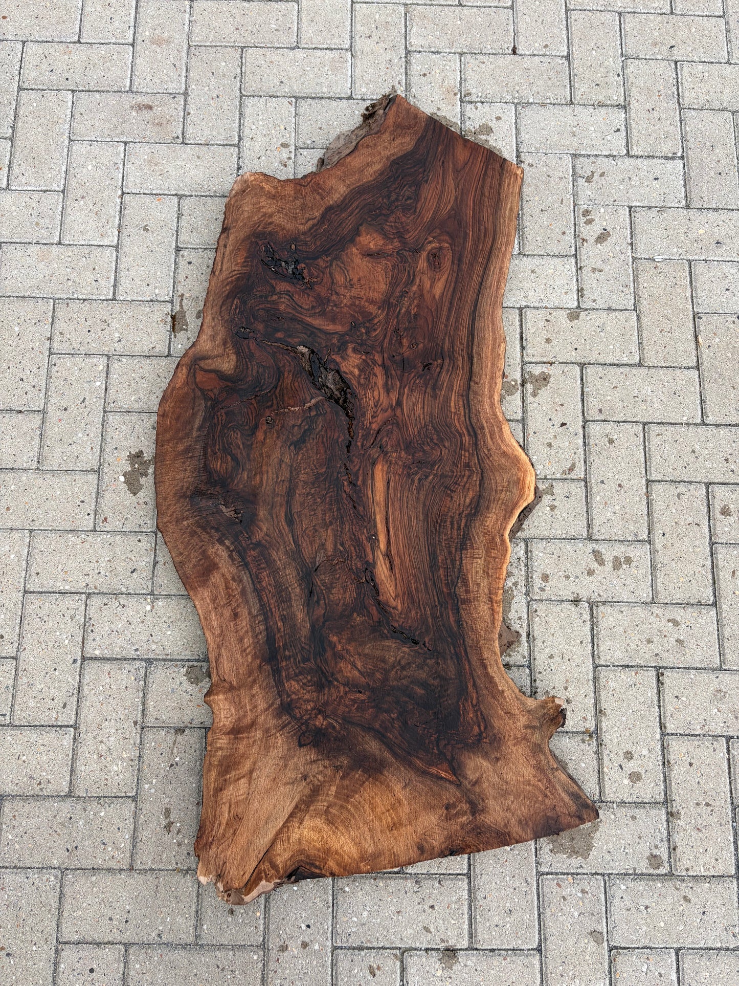Notenhouten Slab 130x56/62/50x5,5cm #CS/038